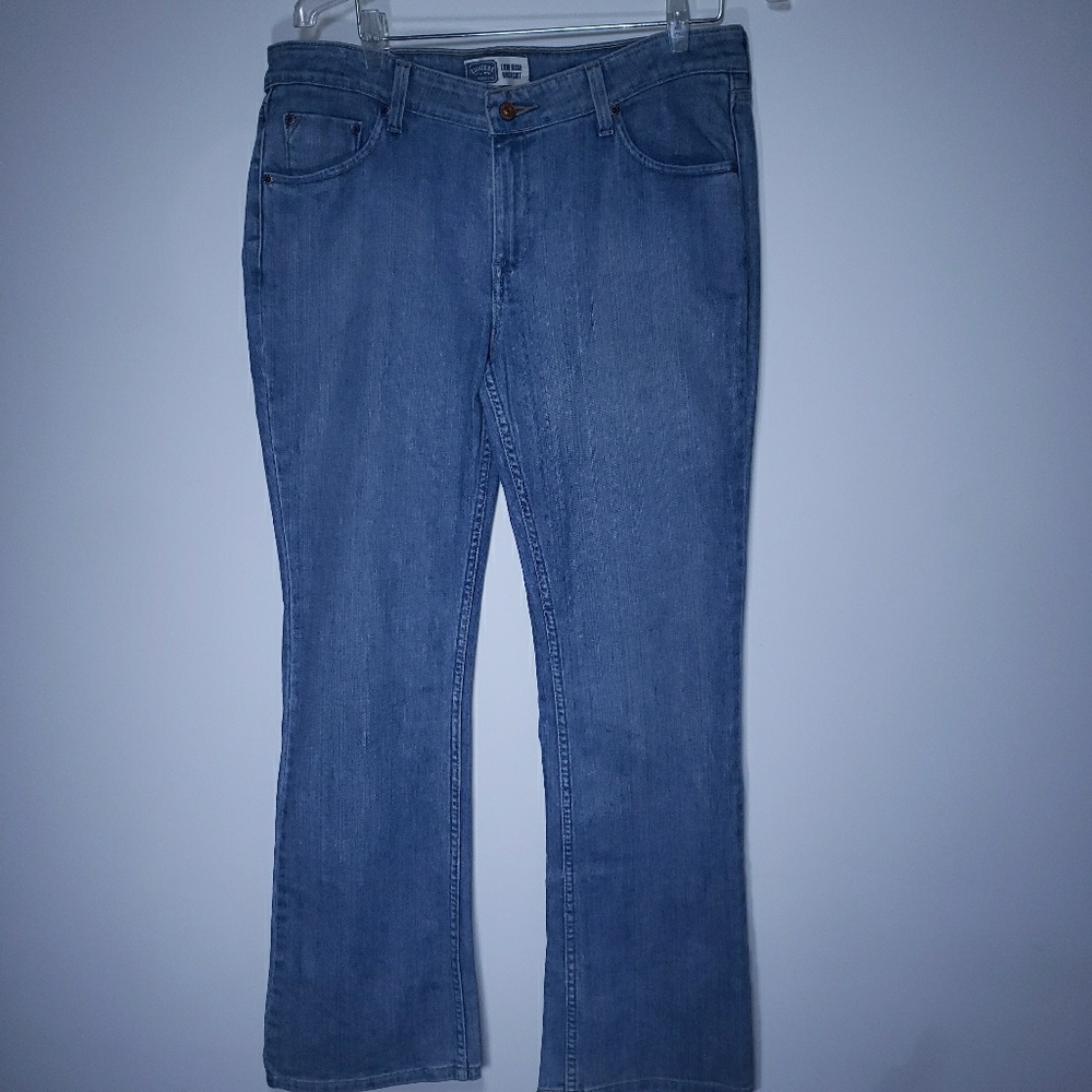 NWT signature Levi bootcut straight